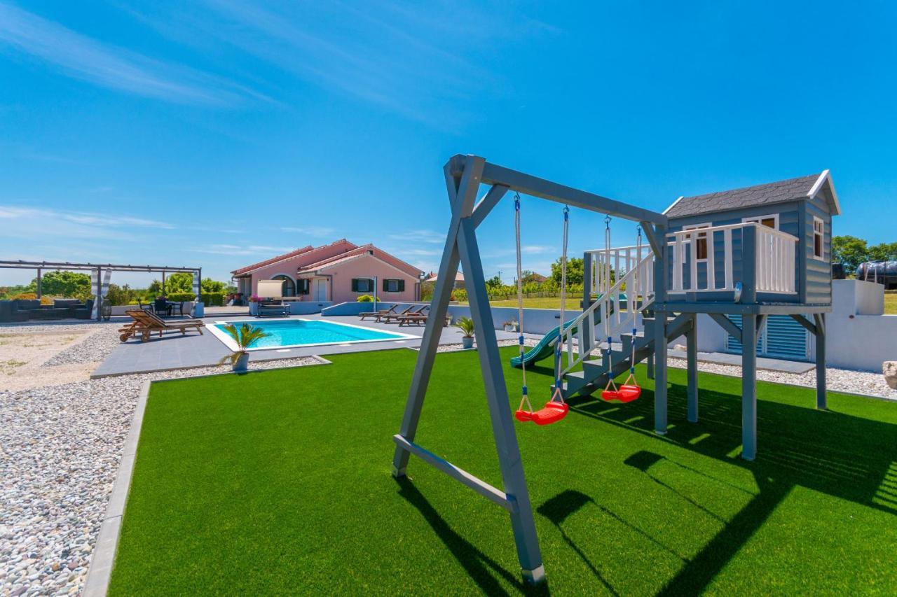 Villa Perini Dvori Donji Zemunik Buitenkant foto