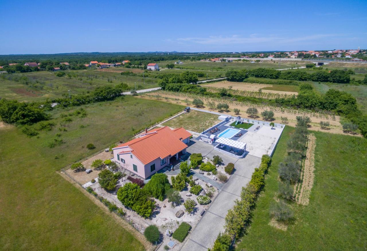 Villa Perini Dvori Donji Zemunik Buitenkant foto