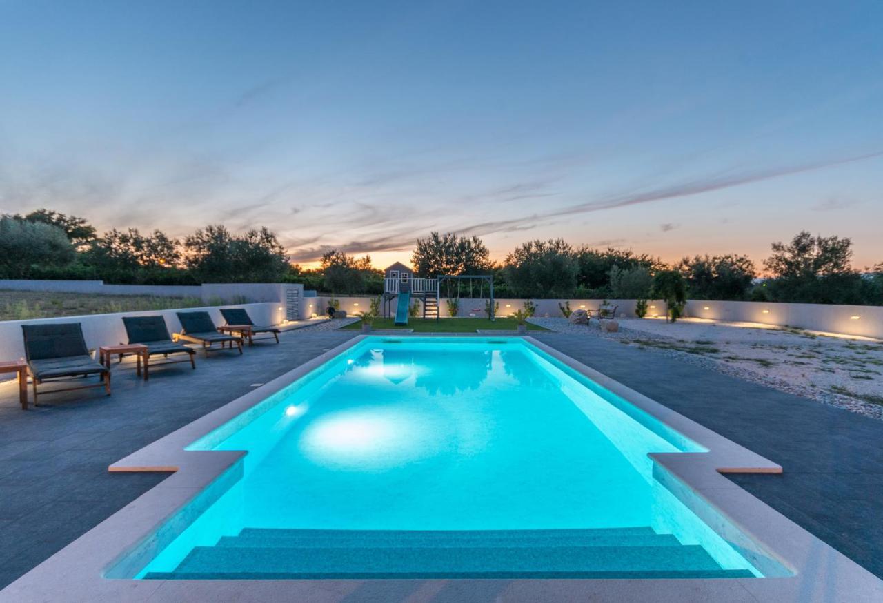 Villa Perini Dvori Donji Zemunik Buitenkant foto