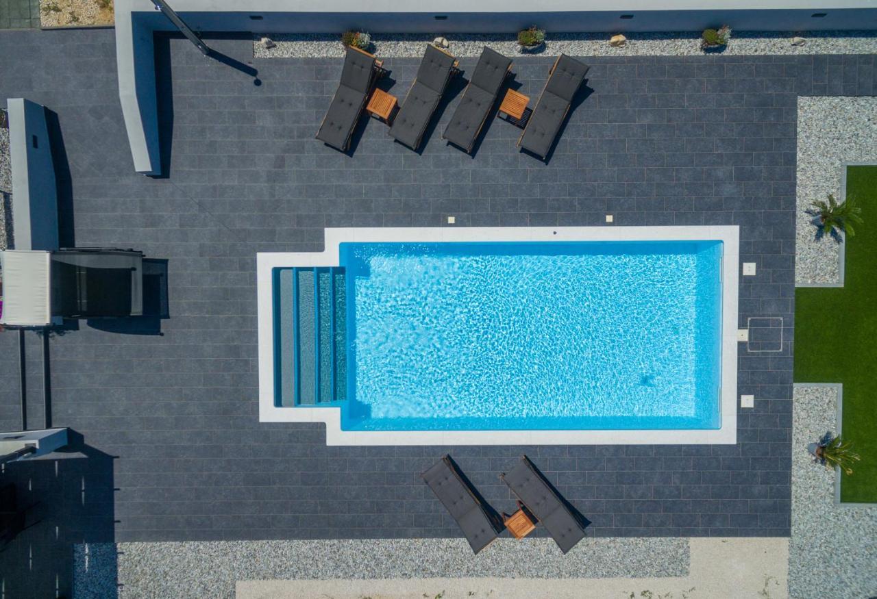 Villa Perini Dvori Donji Zemunik Buitenkant foto