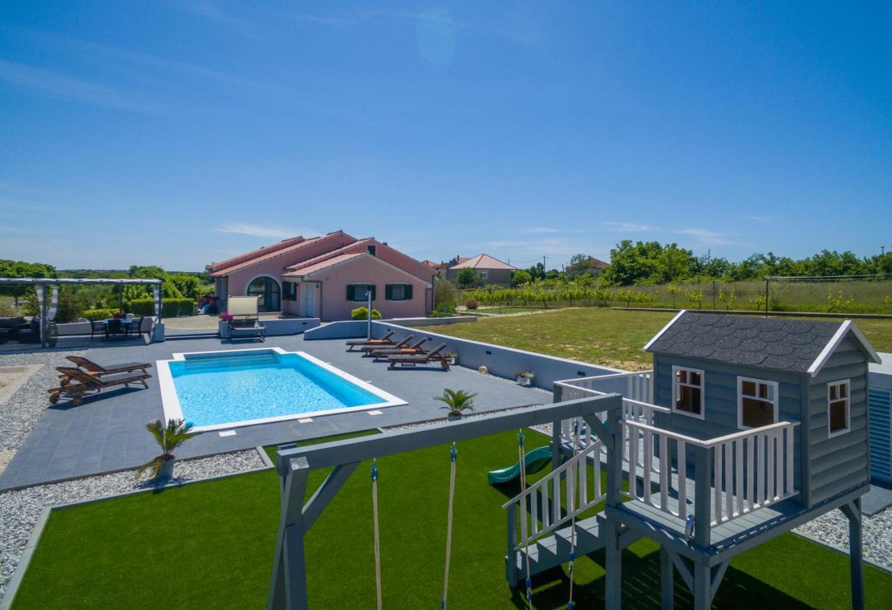 Villa Perini Dvori Donji Zemunik Buitenkant foto