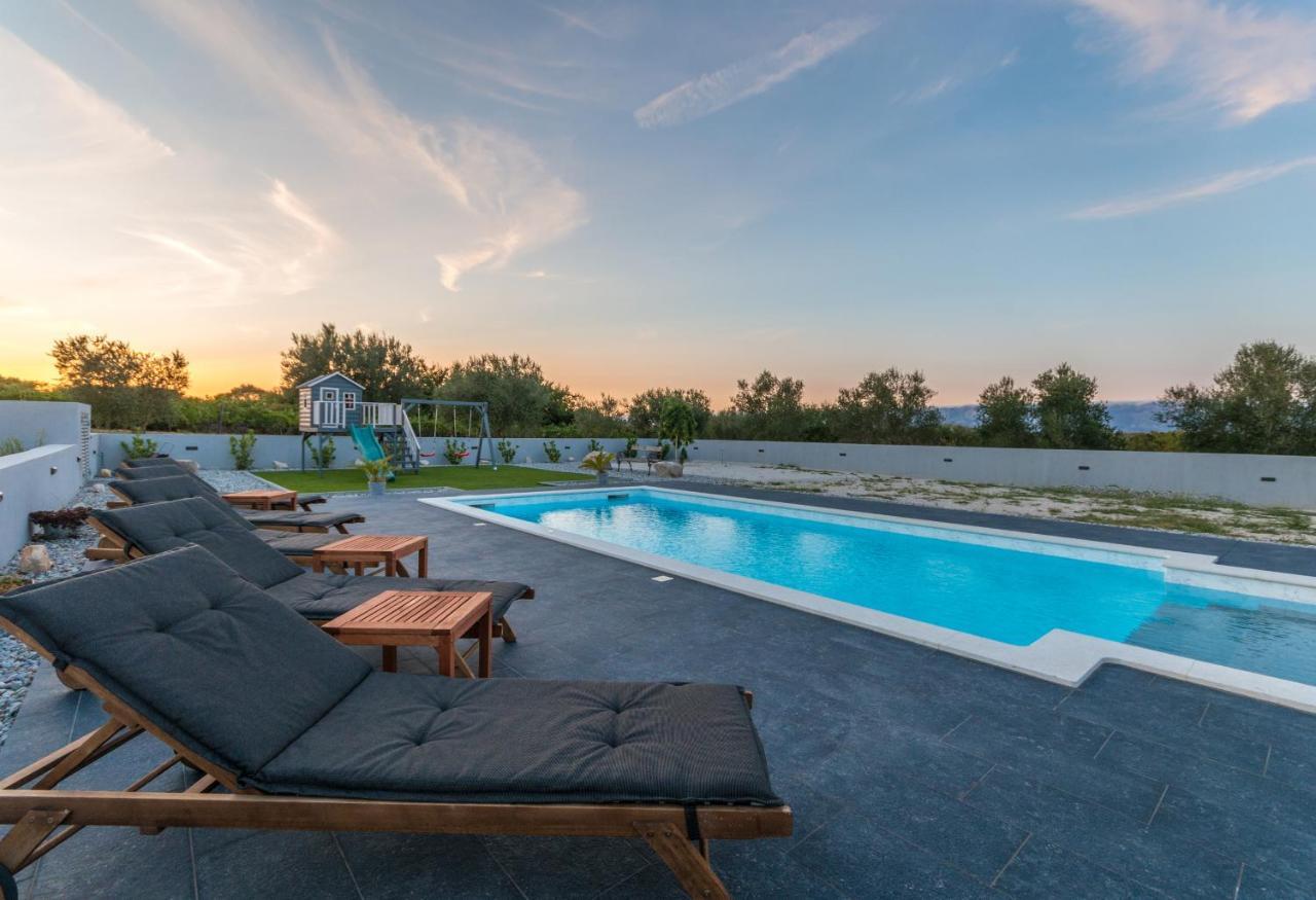 Villa Perini Dvori Donji Zemunik Buitenkant foto