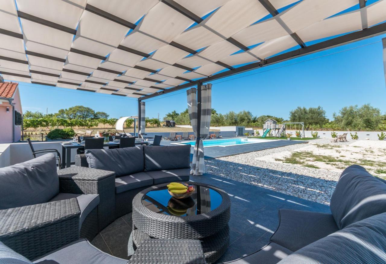 Villa Perini Dvori Donji Zemunik Buitenkant foto