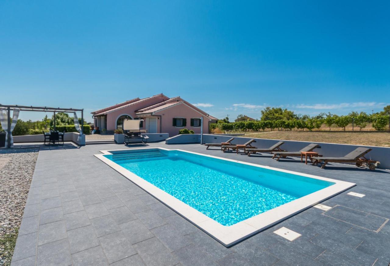 Villa Perini Dvori Donji Zemunik Buitenkant foto